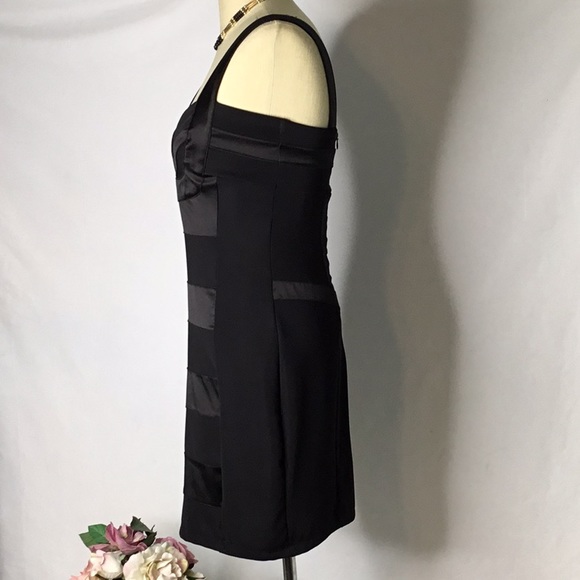 Women Black mini, figure flattering dress size M - Picture 4 of 8